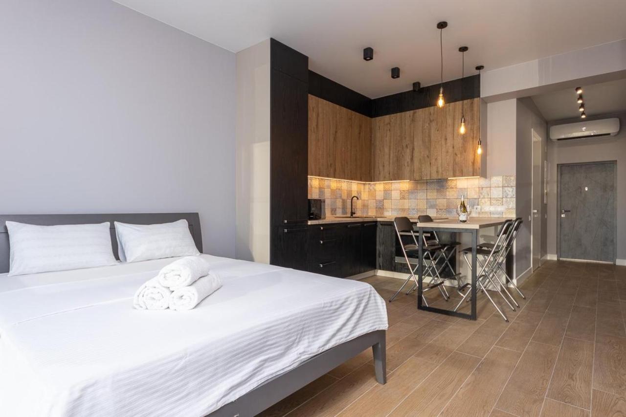 Stylish Panoramic Apartments. Smartplaza. Metro Minskaya Kiev Exterior foto